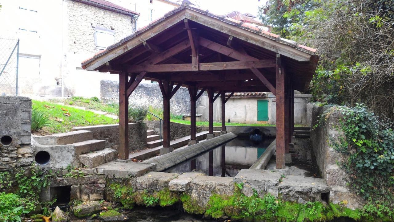 Maison Sur Le Lot Saint-Vincent-Rive-dʼOlt Kültér fotó